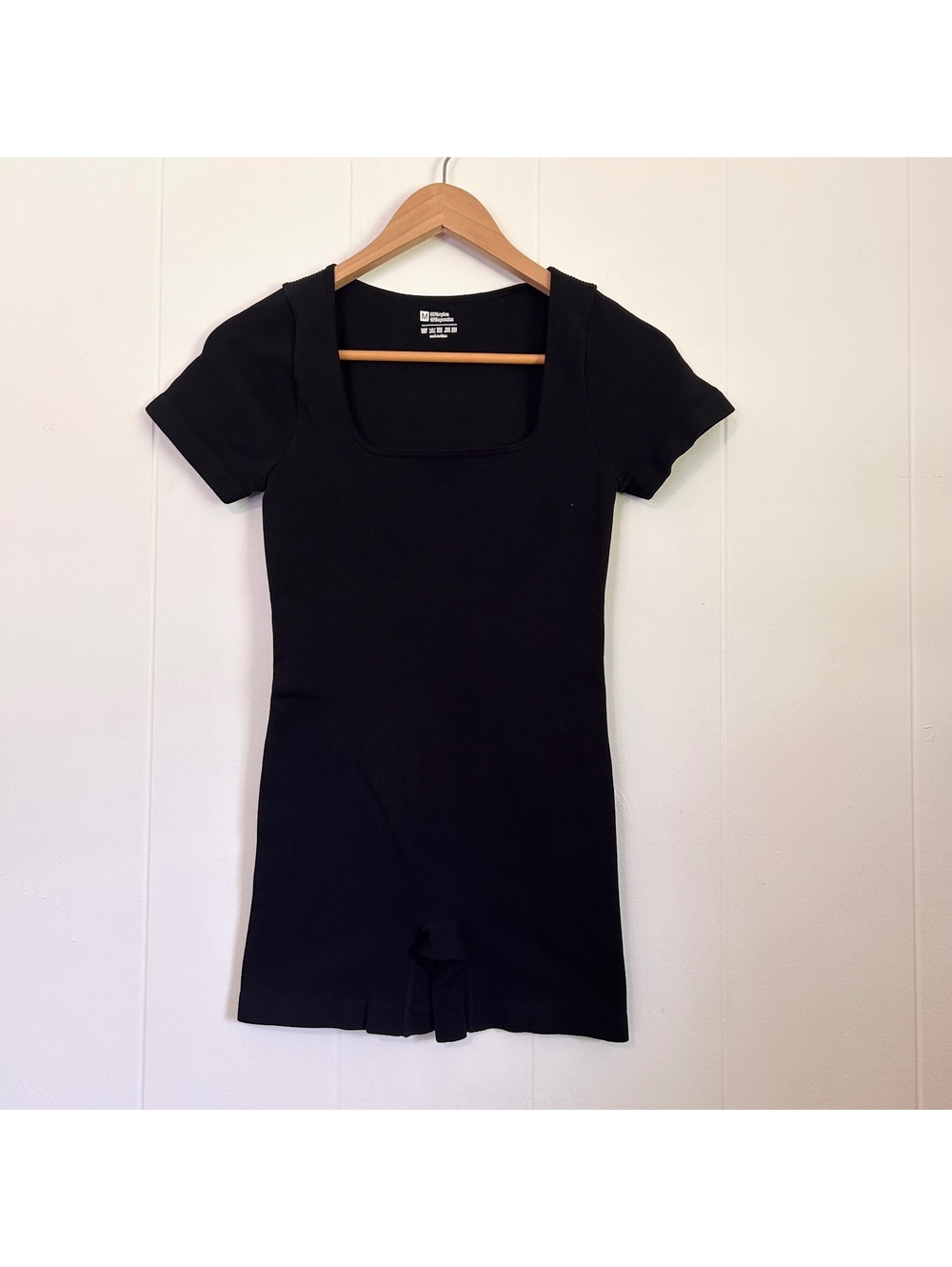 Unbranded Black Short Sleeve Ribbed Active Fitted Romper Women’s Medium